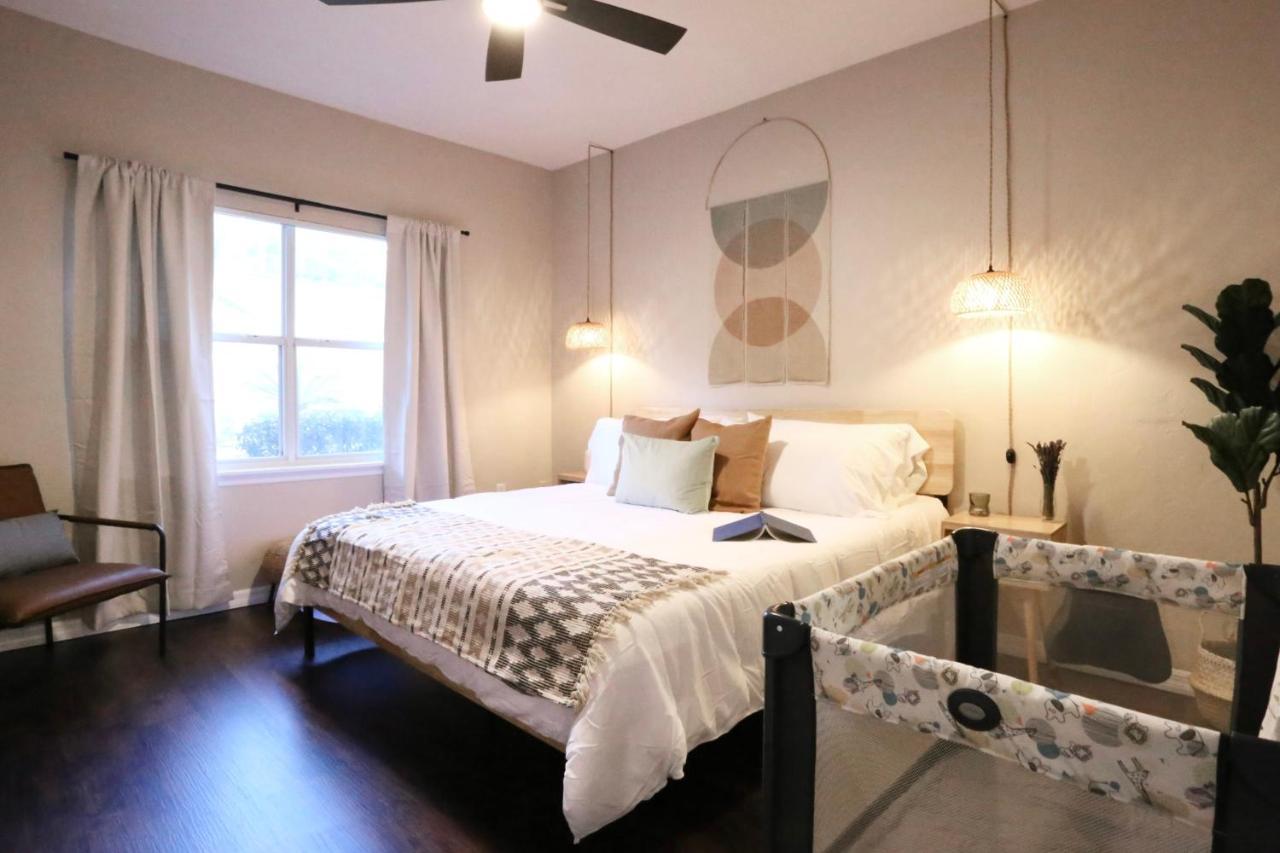 Nomad Retreat King Bed Boutique Condo W Garage Gainesville Exterior foto